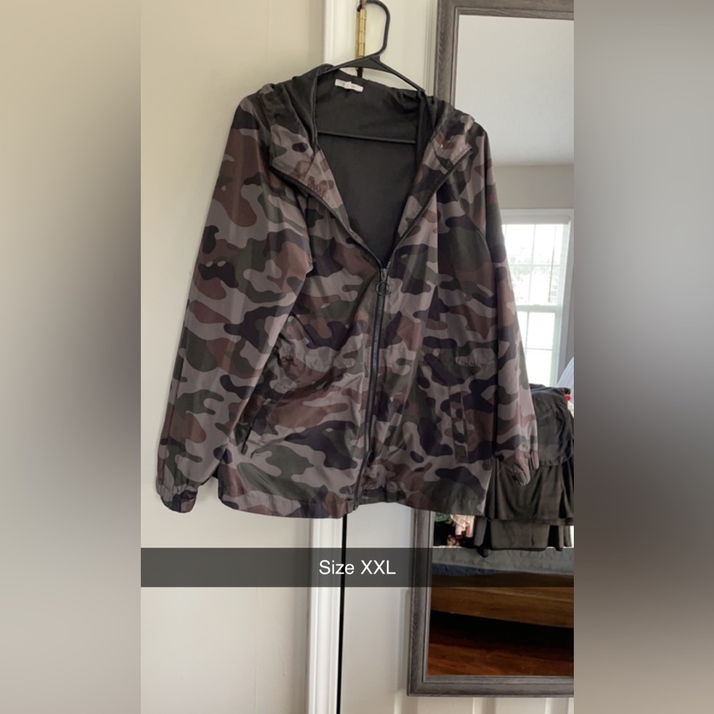 Maurice’s camouflage hoodie rain jacket women’s XXL